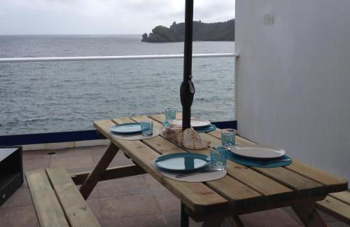 Blue House - Photo 2