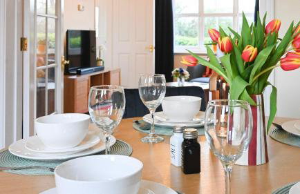 Bright 3BR House Ideal for Families & Groups - Foto 3