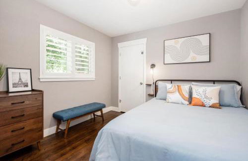 Mid-Mod Marvel Central Game RmWet Bar Patio - Foto 18