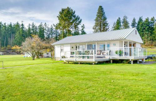 Bayfront Port Hadlock Retreat with Grill and Deck! - Foto 22