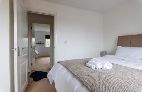 Spacious 4-Bedroom House in Aylesbury Ideal for Contractors Professionals or Larger Families - Foto 34