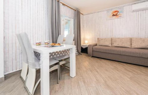 Four-Bedroom Holiday Home In Primosten - Foto 25