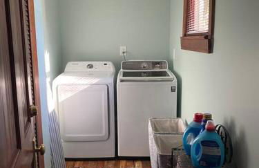 Large Historical Home for Groups Walk to Downtown! - Foto 59