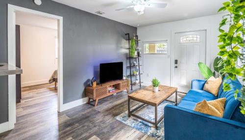 2 BD Home w/ Private Parking, Private Yard & W/D - Foto 2