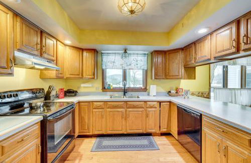 Home with Large Yard 8 Mi to Holiday Valley Resort - Foto 7