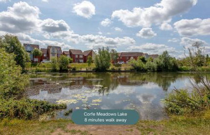 Hunsbury House - Excellent Location - Free Parking, Self-Check-In, SkyTV and Fast Wifi by Yoko Property - Foto 36