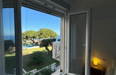 Stylish Seaview Apartment - Photo 6