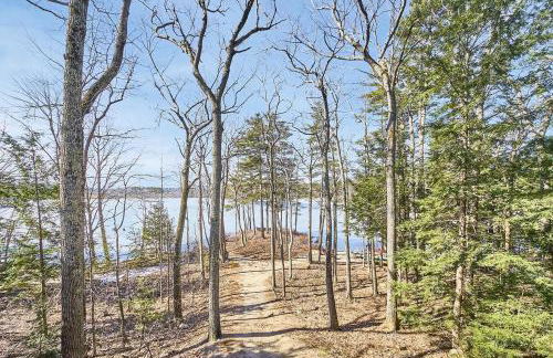 Lakeside Getaway - Lake Access & Firepit - Photo 7