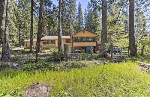 Vibrant Weaverville Escape with Deck and Creek! - Foto 26