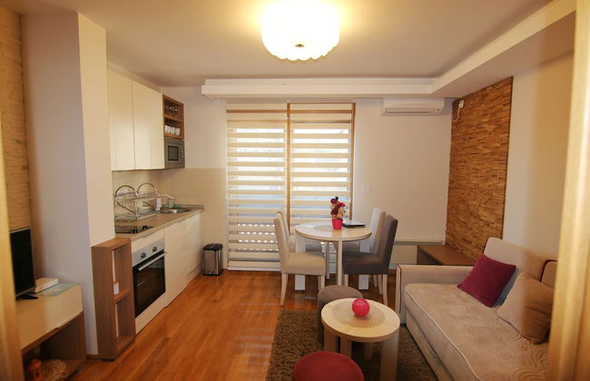 Konaciste Egoiste - Centar - Photo 12