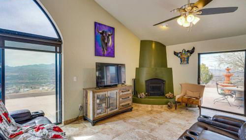 Views and Fire Pit Hilltop Retreat in Rio Rico! - Foto 4