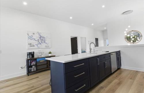 Expansive Deck, Private Dock, Boat Slip and Stunning Views - Foto 12