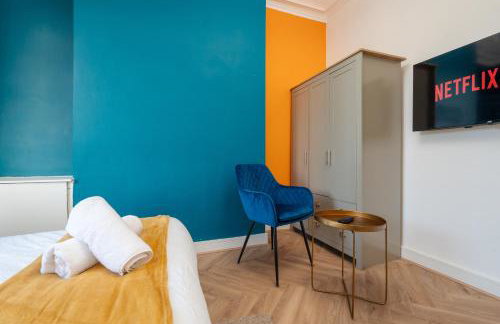 Exotic 4BD, Etihad, Coop Arena - TV in all Rooms and Outdoor Dining - Foto 25