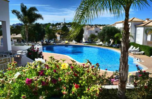 Farm Village- Townhouse 2 mins from Old Town Albufeira - Foto 1