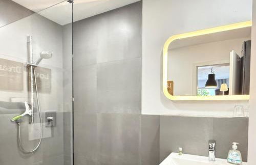 Ferienapartment Allgäuträumchen - modernes Apartment im Allgäu mit Außensitzplatz - Foto 11