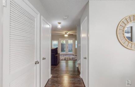 stylish townhome, sleeps 8, pet friendly - Foto 8