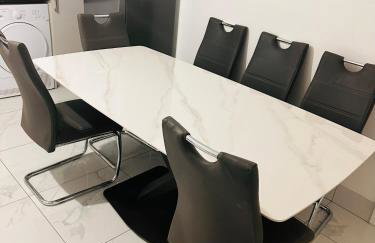 Lovely Hillingdon Family Holiday Home - 6 bedrooms - Foto 33