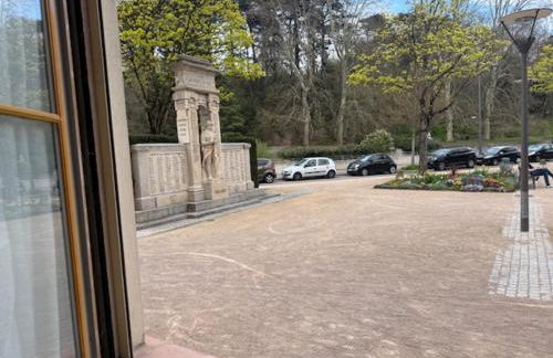 OULLINS T3 COSY 70M2 - 6 Pers 2 Chambre - 2 Mezzanines Métro & centre à Pied - Foto 2