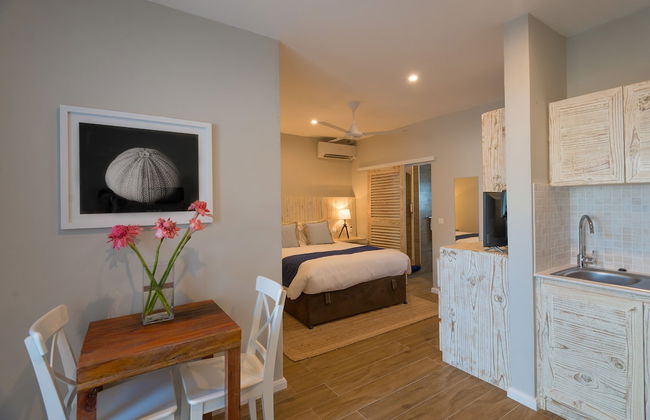 Le Nautique Luxury Beachfront Apartments - Photo 8