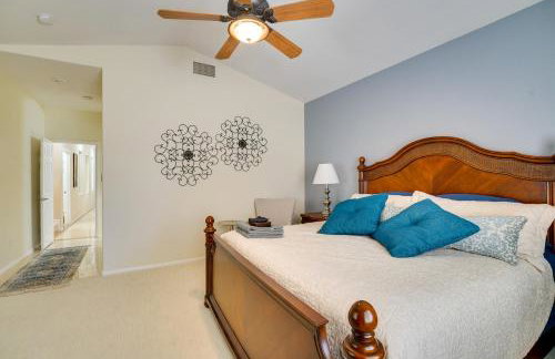 Upscale Henderson Hideaway with Private Patio! - Foto 12