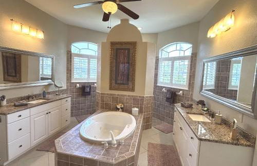 Villa-Haze, lots of privacy, solar & electric heated pool and SPA - Photo 27