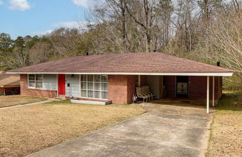 Historic Heart of Tuskegee! Cozy Home Near Campus - Foto 30
