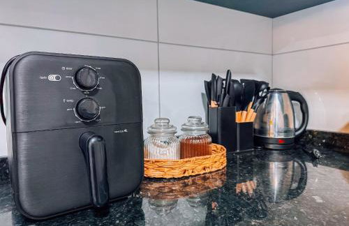 Casa Nova e Completa | 2 Suítes com Ar | Área Gourmet | 2 Vagas - Foto 11