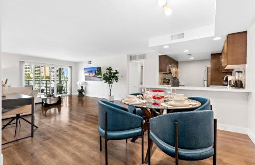 Serenity Over the Sails - A 2-Bedroom Escape w Stunning Marina Views - Foto 47