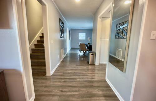 Luxury 4BR Getaway with Heated Pool & Cozy Vibes! - Foto 37