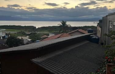 Casa c/ bela vista para Baía Sul - Photo 13