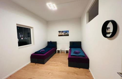 Big Apartment l 18 Beds l Free Parking l WiFi l - Photo 11