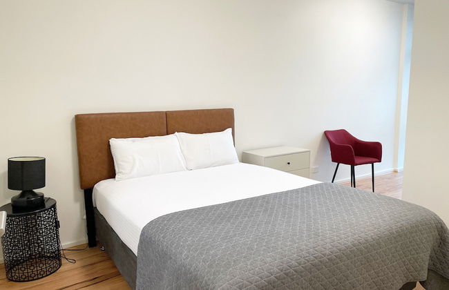 Waterfront Melbourne Apartments - Photo 25