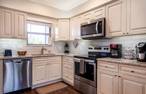 Cozy Cades Cove Condo with Community Pool - Foto 10