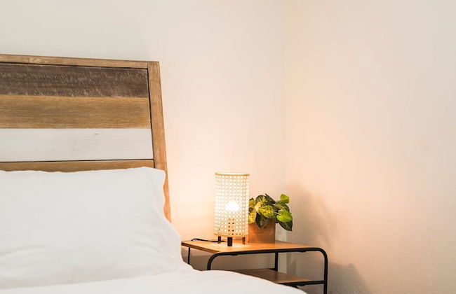 Charming Escape With Stylish Decor Outdoor Space - Foto 39