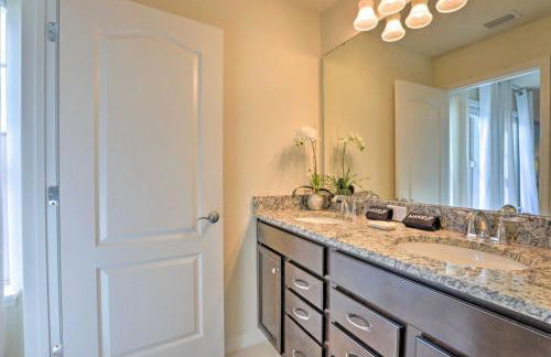 New Upscale 8BR Kissimmee Retreat with Private Pool, Spa & Resort Amenities - 7 Mi to Disney! - Foto 35