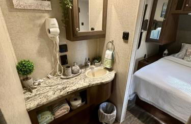 Garden Paradise RV Camper near Clearwater Beaches - Foto 19