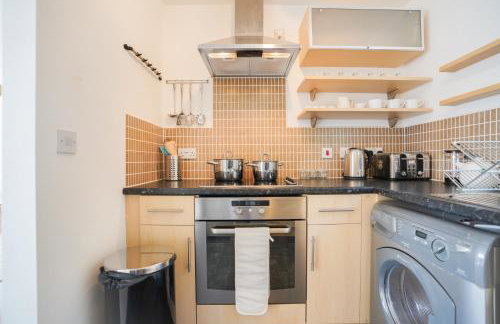 Stylish Apartment with Private Parking - Foto 22