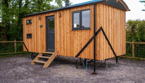 Cybi, Modern Shepherds Hut with Games Room Access - Foto 2