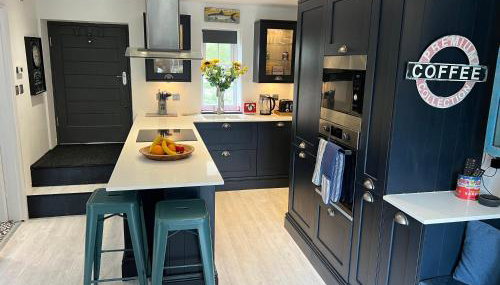 The End House at The Old Farmhouse - Foto 5, stove, toaster