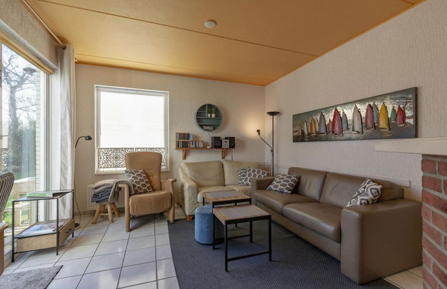 Cozy Holiday Home With Terrace - Photo 5