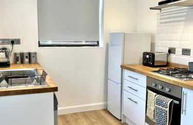 Modern 3-bed House With Parking Bamber Bridge, Preston - Foto 24