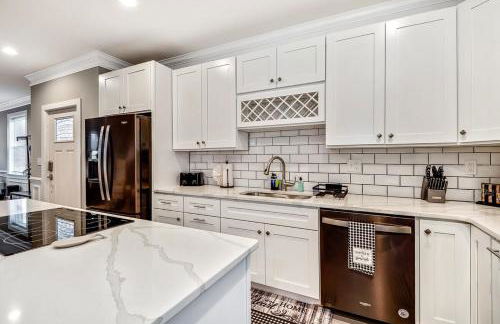 Exceptional Downtown Townhome with Roof Deck -4Bedroom & 3Baths - Foto 7