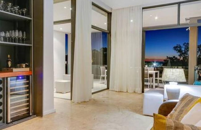 Dual Level Apartment Walking Distance to the Beach Harrier Place - Foto 16