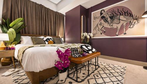 Velvet Lounge King Suite near Legacy West Pool - Foto 4