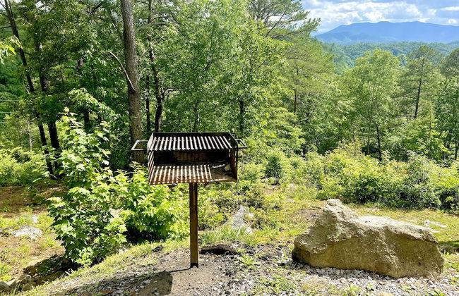 Budro's Bungalow 2 Bedroom Cabin by RedAwning - Photo 37