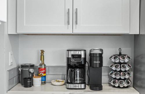 Belmont Shore Getaway with Hot Tub and Firepit - Foto 6