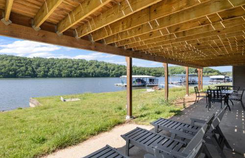 Huge Lakefront Yard, Private Dock - Amazing Views! - Foto 39