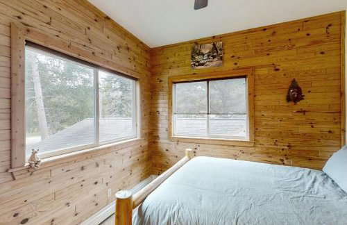 Dock and Lakefront! Family-Friendly Michigan Getaway - Foto 17