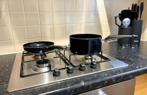 Cliff House By RMR Accommodations - NEW - Sleeps 8 - Modern - Parking - Foto 54