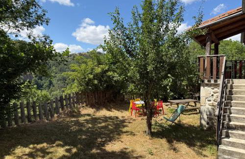 Gite LES SOURCES, 9 pers, 11 couchages - Arlempdes, classé un des plus beaux villages de France - Foto 9